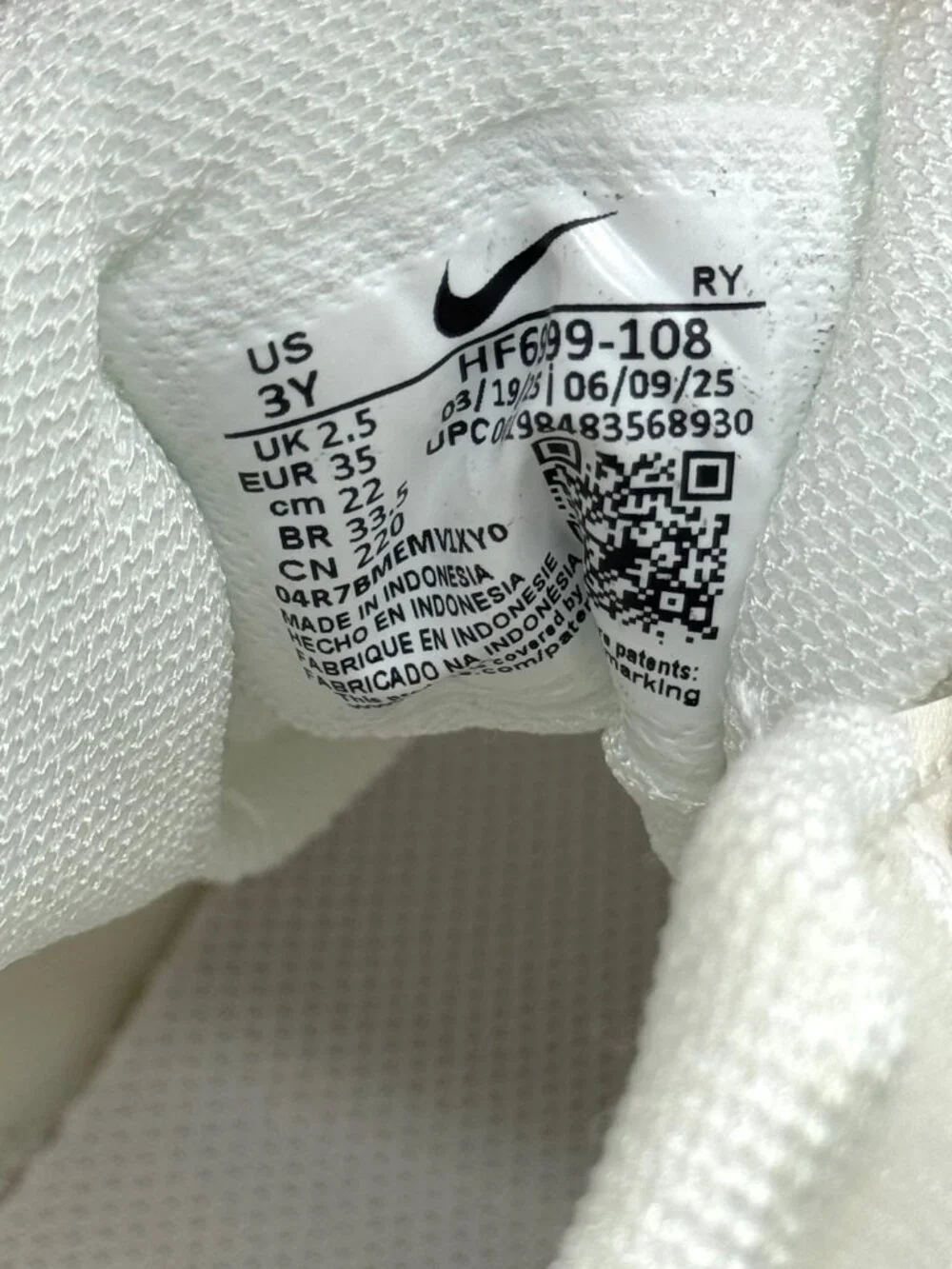 Nike Vomero 5 Youth Sail Metallic Silver Shoes Sz 3Y HF6999-108 Sneaker